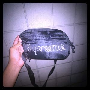 Supreme shoulder bag FW18